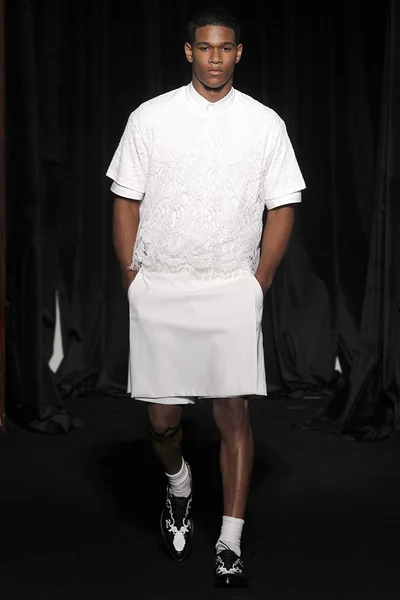 Look 12